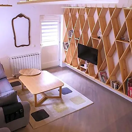 Hotel Xxl & Garage Parking 4*